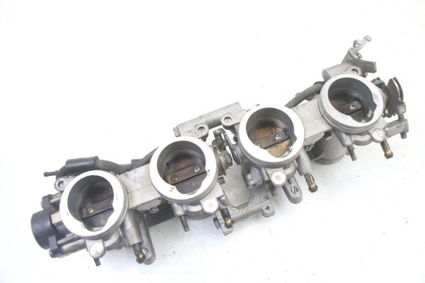 photo de CORPO FARFALLATO YAMAHA FZ6 FAZER S2 600 (2007 - 2011)