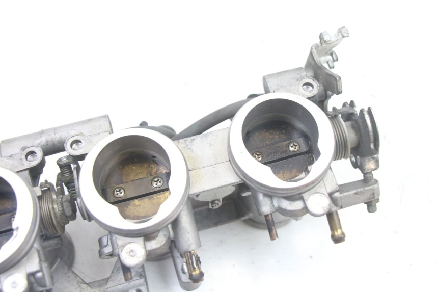 photo de CORPO FARFALLATO YAMAHA FZ6 FAZER S2 600 (2007 - 2011)