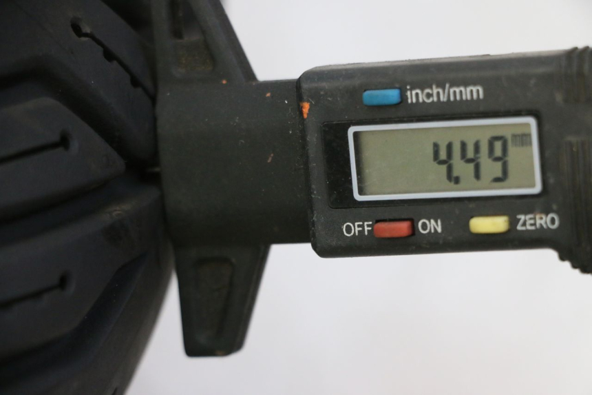 photo de CERCHIO POSTERIORE E PNEUMATICO QUADRO 4 4D 350 (2015 - 2018)