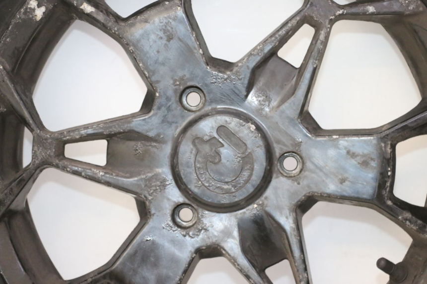 photo de CERCHIO POSTERIORE E PNEUMATICO QUADRO 4 4D 350 (2015 - 2018)