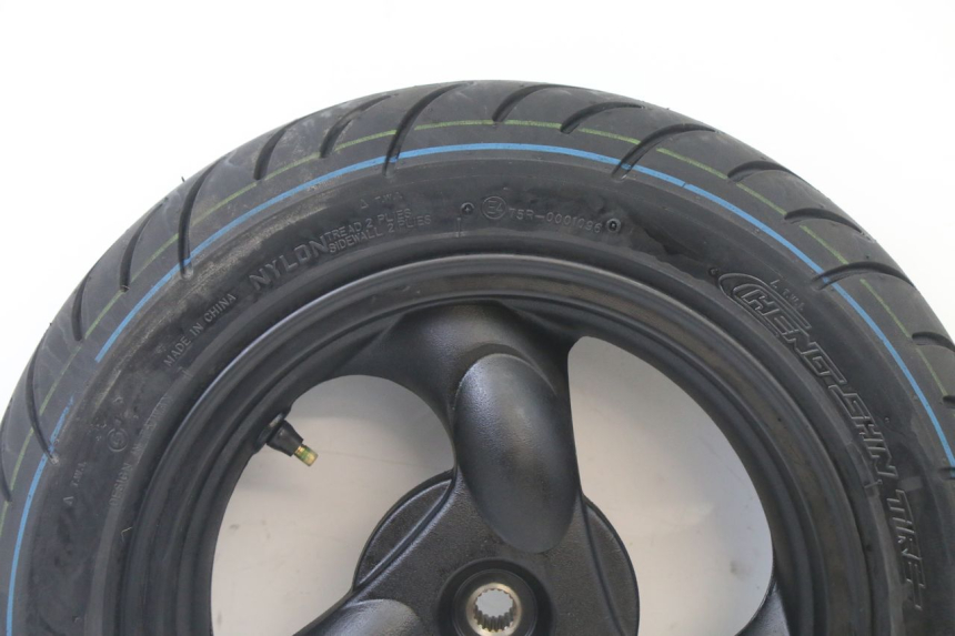 photo de CERCHIO POSTERIORE E PNEUMATICO KYMCO AGILITY 4T 50 (2005 - 2018)