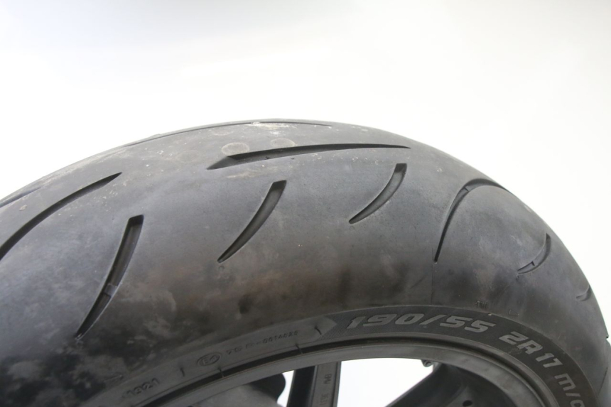 photo de CERCHIO POSTERIORE E PNEUMATICO BMW S RR ABS S1000RR 1000 (2015 - 2018)