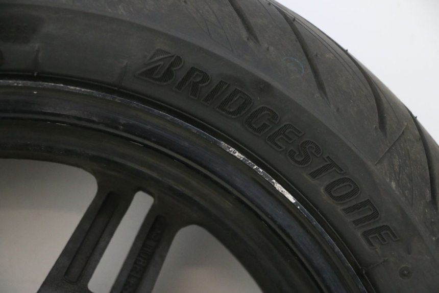 photo de CERCHIO POSTERIORE E PNEUMATICO SUZUKI BURGMAN 650 (2013 - 2020)