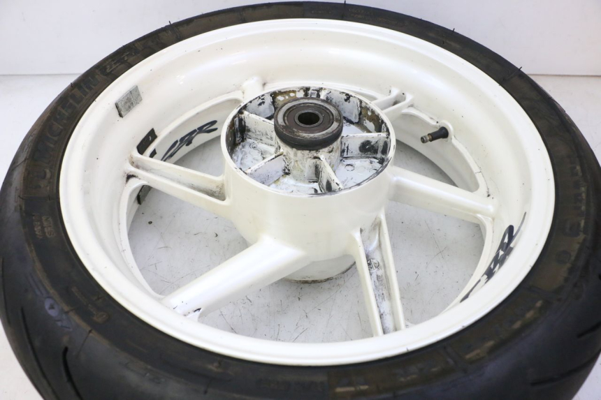 photo de CERCHIO POSTERIORE E PNEUMATICO HONDA CBR RR FIREBLADE 900 (1992 - 1994)