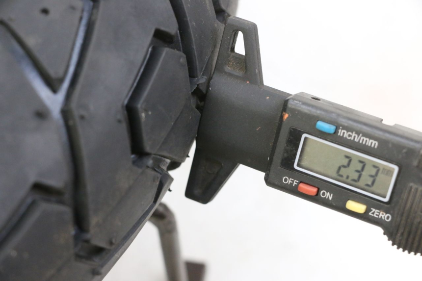 photo de CERCHIO POSTERIORE E PNEUMATICO LONGJIA DIGITA 4T 50 (2019 - 2022) - Dettaglio del componente