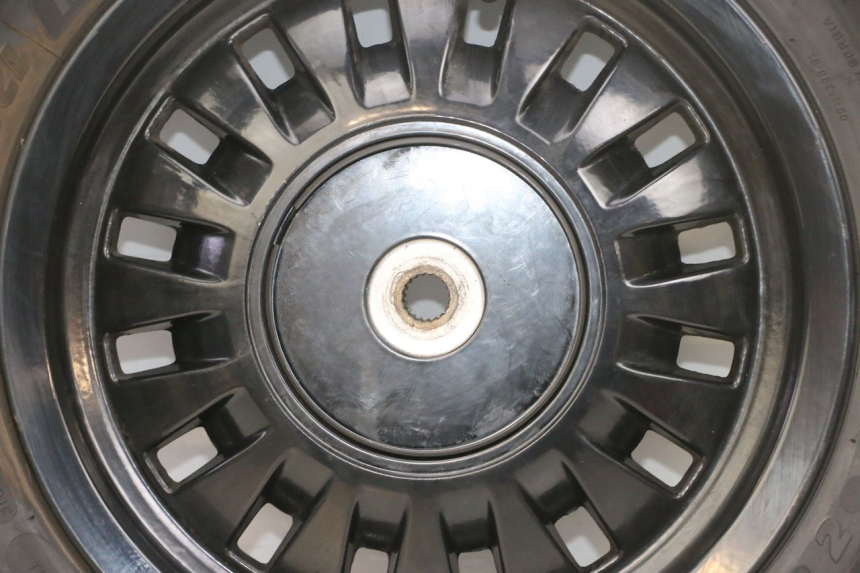 photo de CERCHIO POSTERIORE E PNEUMATICO PEUGEOT DJANGO 4T 50 (2014 - 2019) - Focus sulla struttura