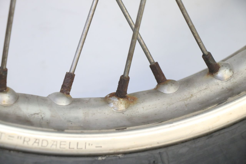 photo de CERCHIO POSTERIORE E PNEUMATICO APRILIA ETX 125 (1998 - 2002)
