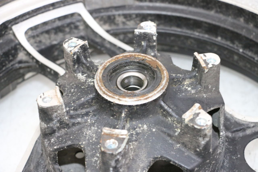 photo de CERCHIO POSTERIORE E PNEUMATICO YAMAHA FJ 36Y 1100 (1984 - 1985)
