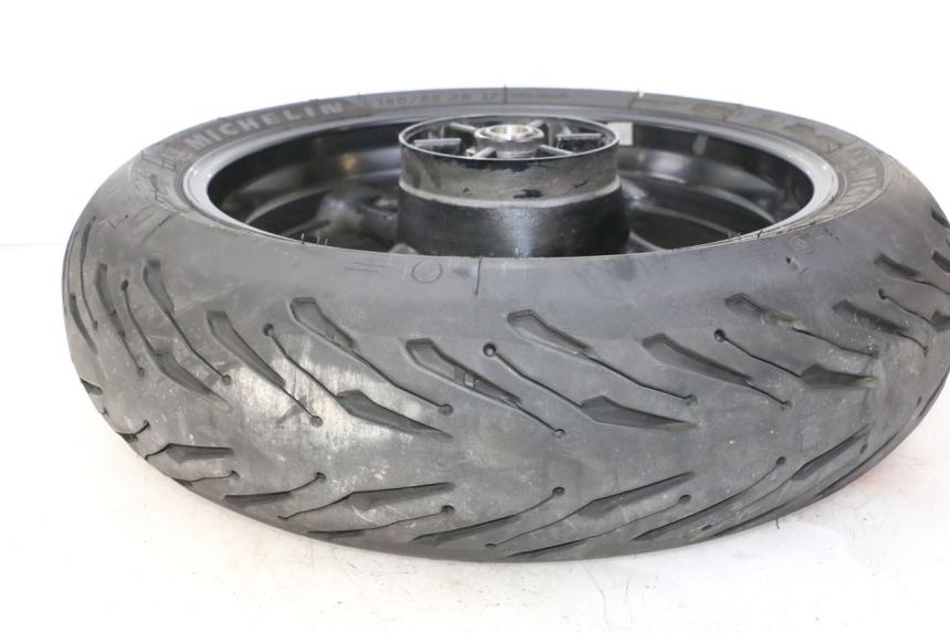 photo de CERCHIO POSTERIORE E PNEUMATICO YAMAHA FZ6 FAZER S2 600 (2007 - 2011)