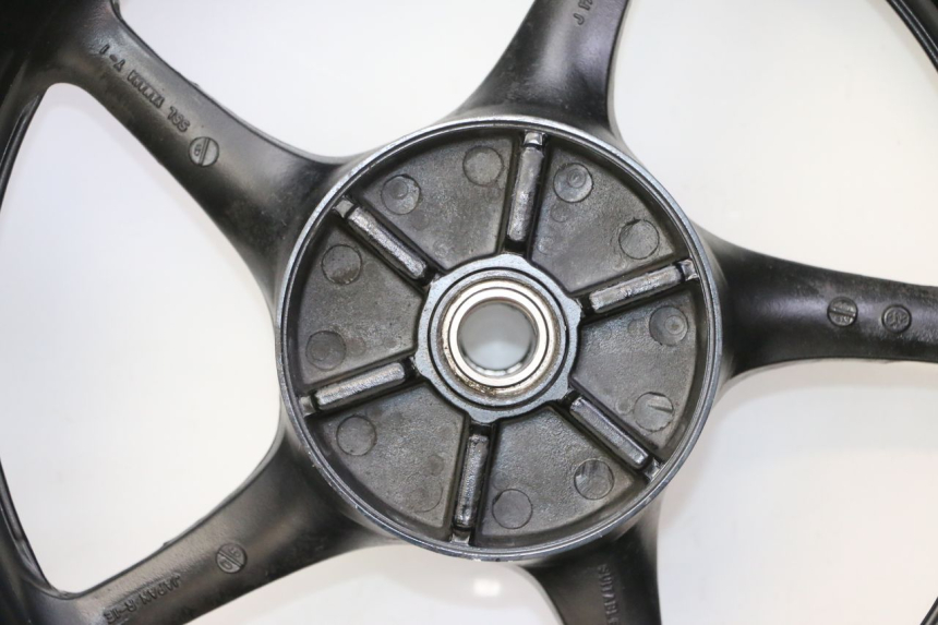 photo de CERCHIO POSTERIORE E PNEUMATICO YAMAHA FZ6 FAZER S2 600 (2007 - 2011)