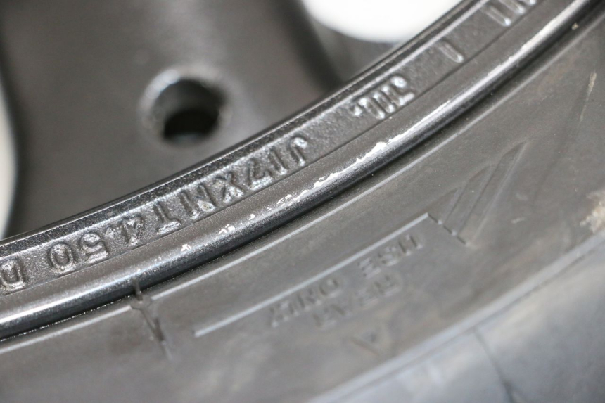 photo de CERCHIO POSTERIORE E PNEUMATICO SUZUKI GSF N BANDIT 600 (1996 - 1999) - Altra angolazione