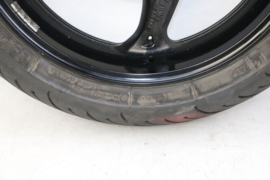 photo de CERCHIO POSTERIORE E PNEUMATICO SUZUKI GSR 750 (2011 - 2017)
