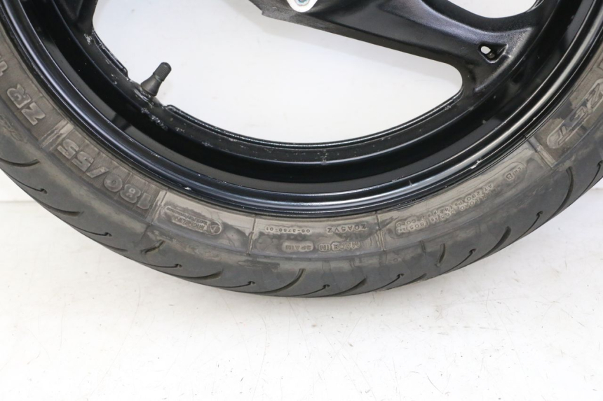 photo de CERCHIO POSTERIORE E PNEUMATICO SUZUKI GSR 750 (2011 - 2017)