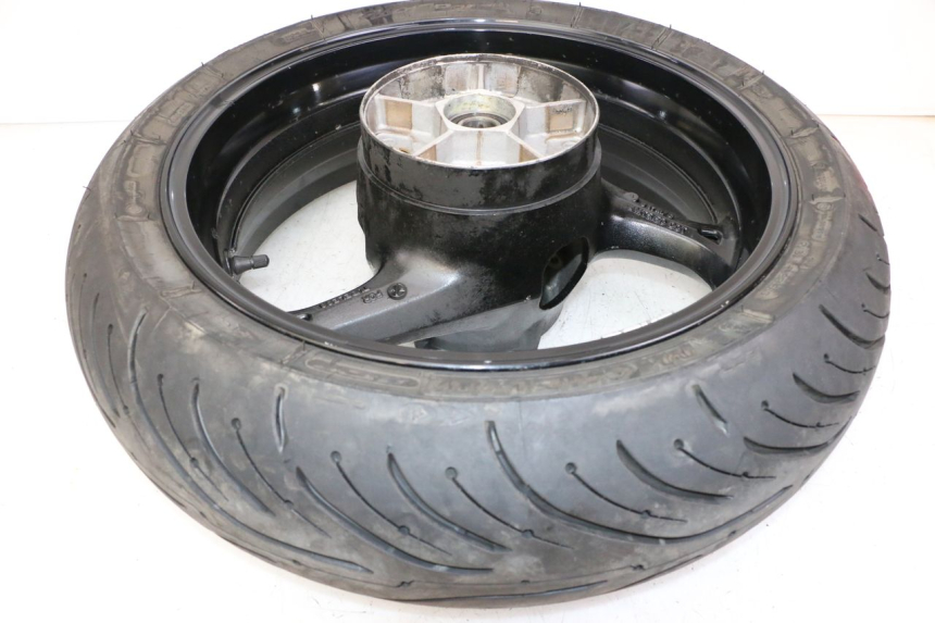 photo de CERCHIO POSTERIORE E PNEUMATICO SUZUKI GSR 750 (2011 - 2017)