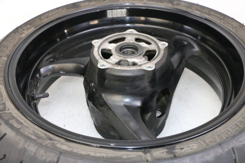 photo de CERCHIO POSTERIORE E PNEUMATICO SUZUKI GSR 750 (2011 - 2017)