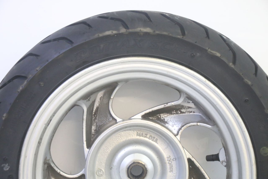 photo de CERCHIO POSTERIORE E PNEUMATICO SYM GTS EVO 125 (2009 - 2013) - Caratteristiche distintive