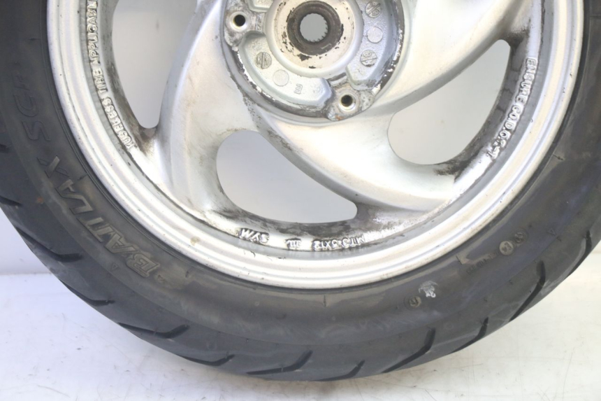 photo de CERCHIO POSTERIORE E PNEUMATICO SYM GTS EVO 125 (2009 - 2013) - Zoom sullo stato d'uso