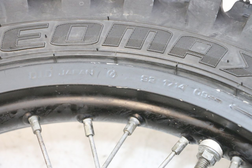 photo de CERCHIO POSTERIORE E PNEUMATICO HONDA CR 85 (2003 - 2007)