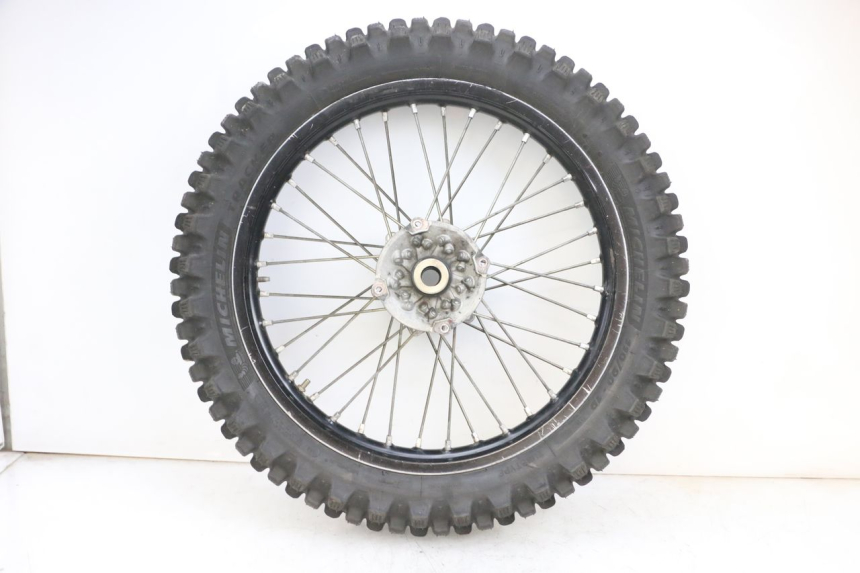 photo de CERCHIO POSTERIORE E PNEUMATICO KAWASAKI KXF KX-F 250 (2017 - 2019) - Caratteristiche distintive