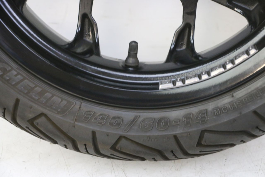 photo de CERCHIO POSTERIORE E PNEUMATICO PIAGGIO MP3 HPE 310 (2024 - 2025)