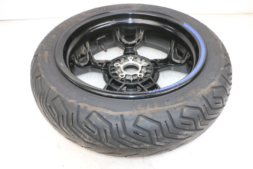 photo de CERCHIO POSTERIORE E PNEUMATICO PIAGGIO MP3 500 (2016 - 2018) - Altra angolazione