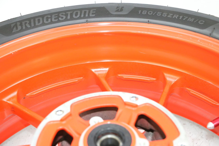 photo de CERCHIO POSTERIORE E PNEUMATICO YAMAHA MT-07 MT07 ABS 700 (2018 - 2020) - Dettagli dei punti di fissaggio