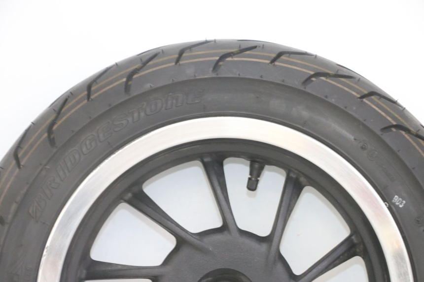 photo de CERCHIO POSTERIORE E PNEUMATICO KYMCO LIKE 4T 50 (2019 - 2025)