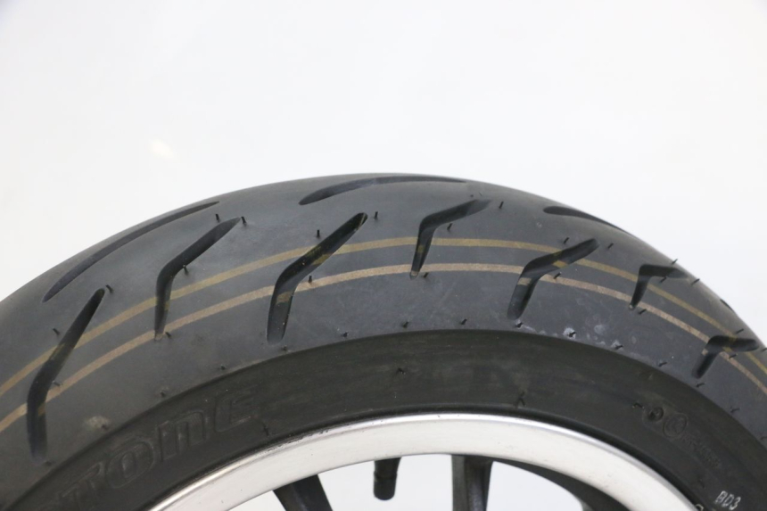 photo de CERCHIO POSTERIORE E PNEUMATICO KYMCO LIKE 4T 50 (2019 - 2025)