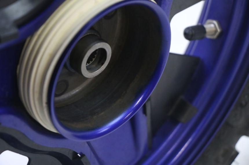 photo de CERCHIO POSTERIORE E PNEUMATICO YAMAHA PW 50 (1984 - 2020)