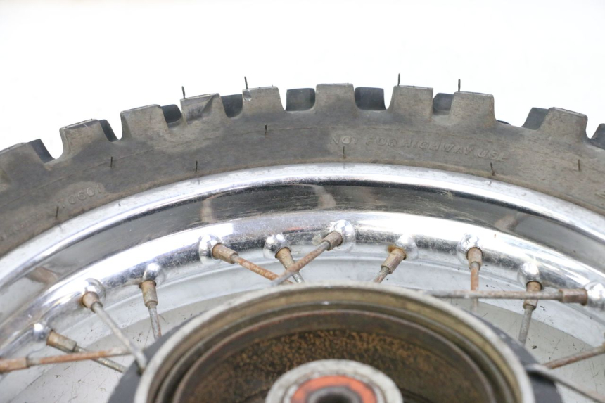 photo de CERCHIO POSTERIORE E PNEUMATICO YAMAHA PW 80 (1983 - 2014)