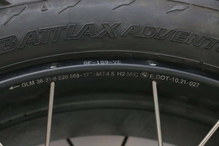 photo de CERCHIO POSTERIORE E PNEUMATICO BMW R GS 1250 (2021 - 2024) - Ispezione visiva dettagliata