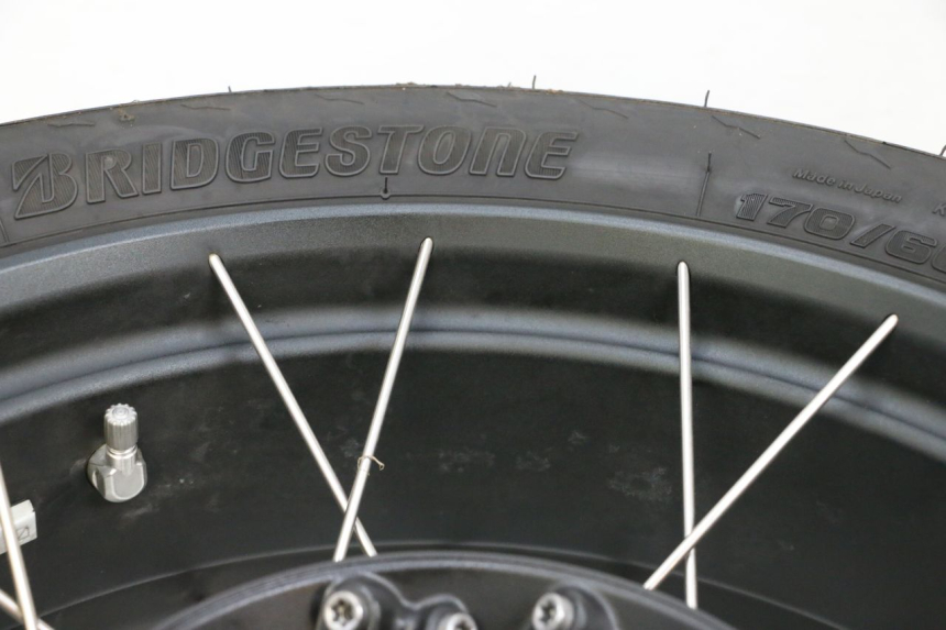 photo de CERCHIO POSTERIORE E PNEUMATICO BMW R GS 1250 (2021 - 2024) - Ricambio usato controllato