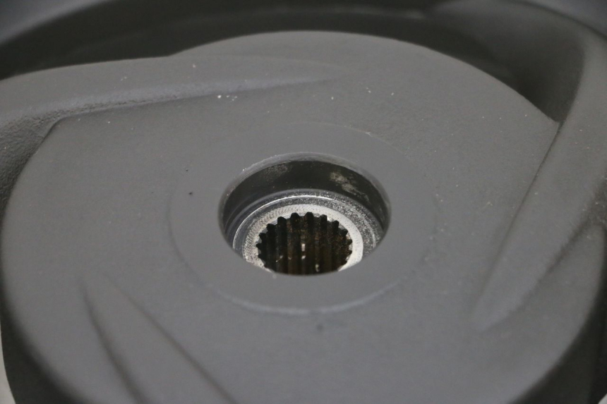 photo de CERCHIO POSTERIORE E PNEUMATICO JM MOTORS SANTANA EVO 50 (2024 - 2026) - Caratteristiche distintive