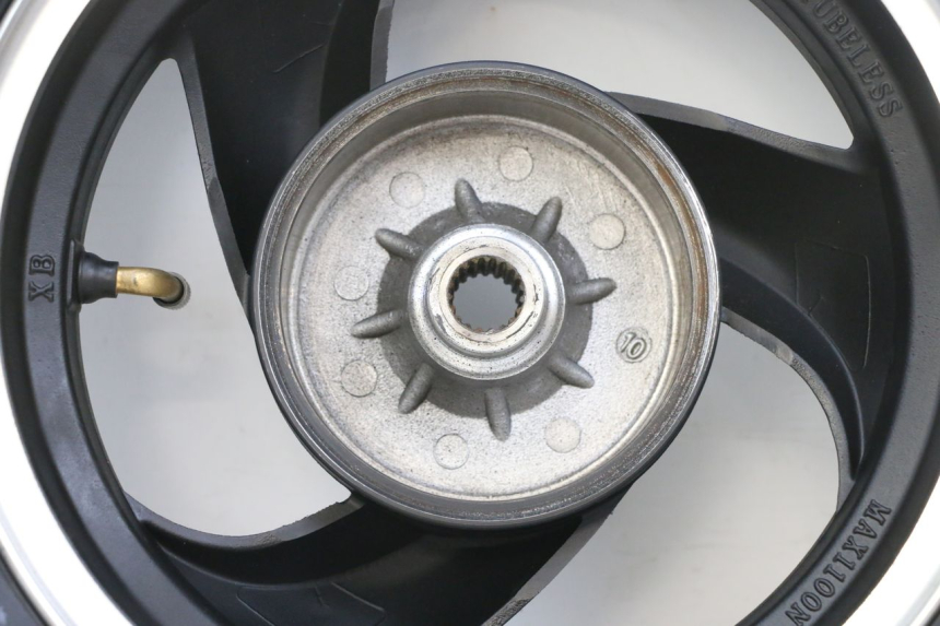 photo de CERCHIO POSTERIORE E PNEUMATICO JM MOTORS SANTANA EVO 50 (2024 - 2026) - Vista d'insieme del prodotto