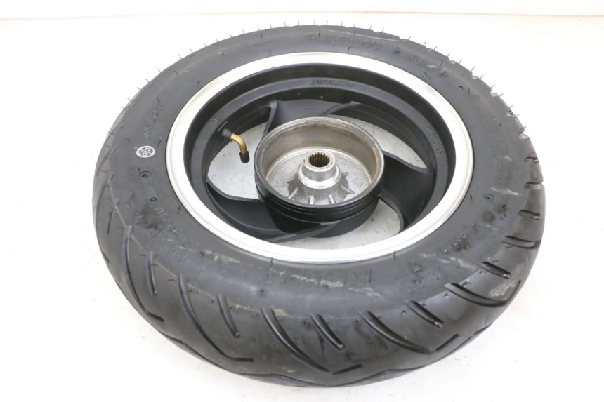 photo de CERCHIO POSTERIORE E PNEUMATICO JM MOTORS SANTANA EVO 50 (2024 - 2026) - Ricambio usato controllato