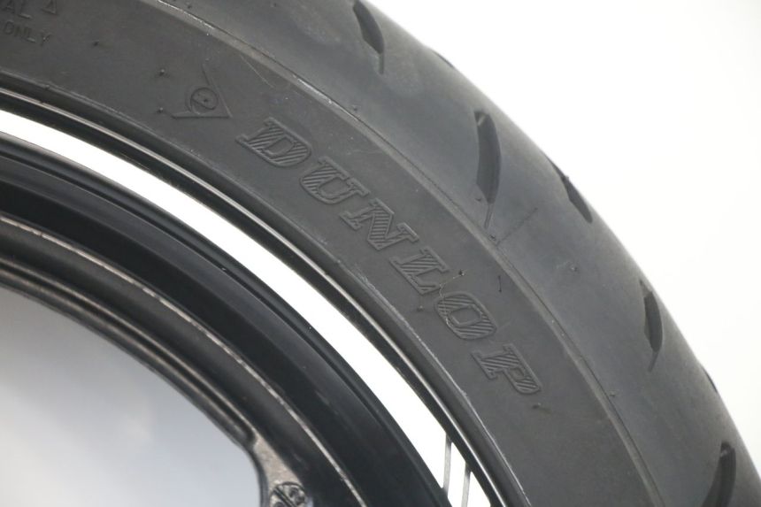 photo de CERCHIO POSTERIORE E PNEUMATICO SUZUKI GSF S BANDIT 600 (2000 - 2004)