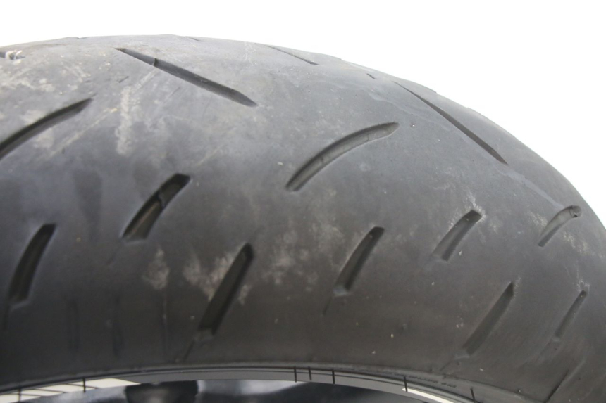 photo de CERCHIO POSTERIORE E PNEUMATICO SUZUKI GSF S BANDIT 600 (2000 - 2004)
