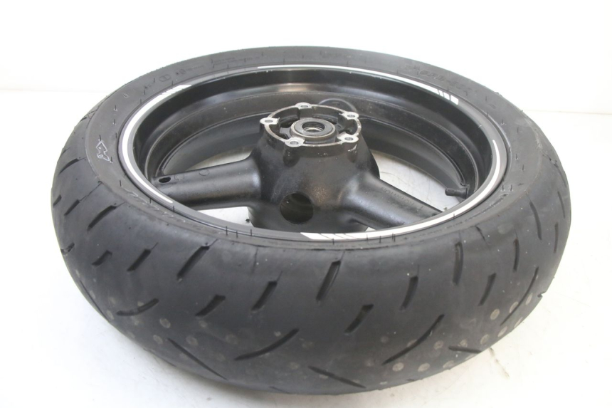 photo de CERCHIO POSTERIORE E PNEUMATICO SUZUKI GSF S BANDIT 600 (2000 - 2004)