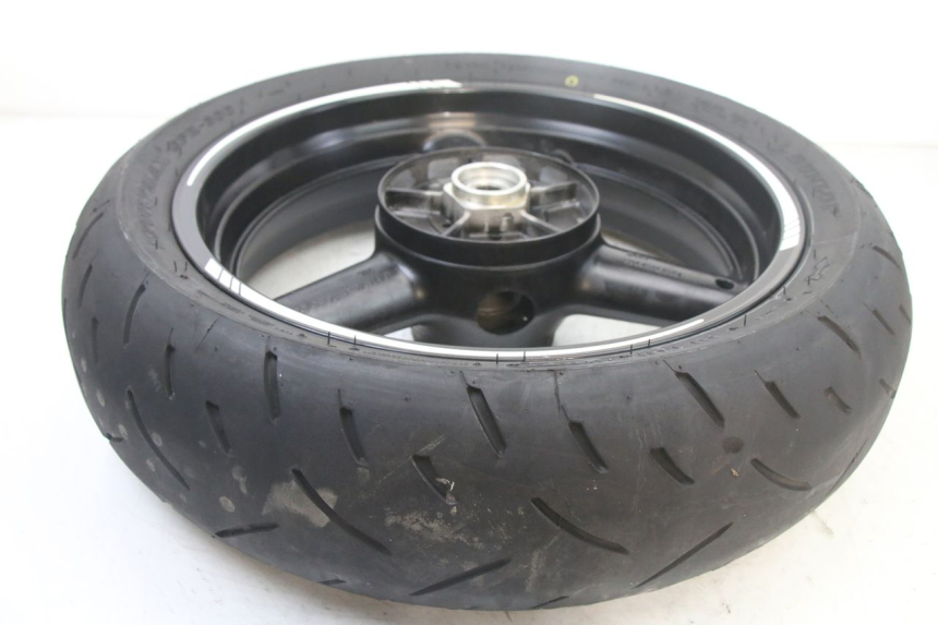 photo de CERCHIO POSTERIORE E PNEUMATICO SUZUKI GSF S BANDIT 600 (2000 - 2004)