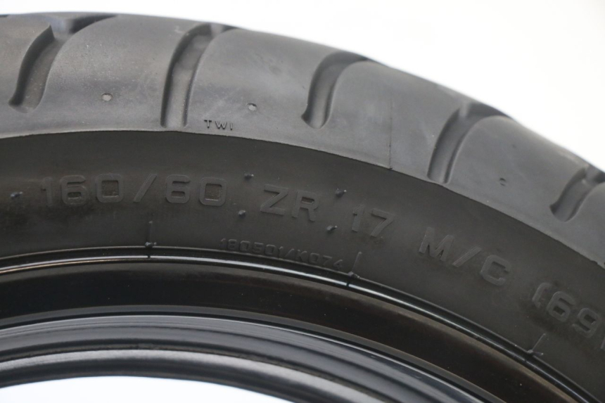 photo de CERCHIO POSTERIORE E PNEUMATICO SUZUKI GSX F GSXF 650 (2007 - 2015)