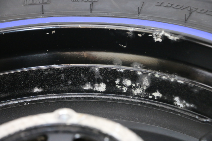 photo de CERCHIO POSTERIORE E PNEUMATICO SUZUKI GSX F GSXF 650 (2007 - 2015)