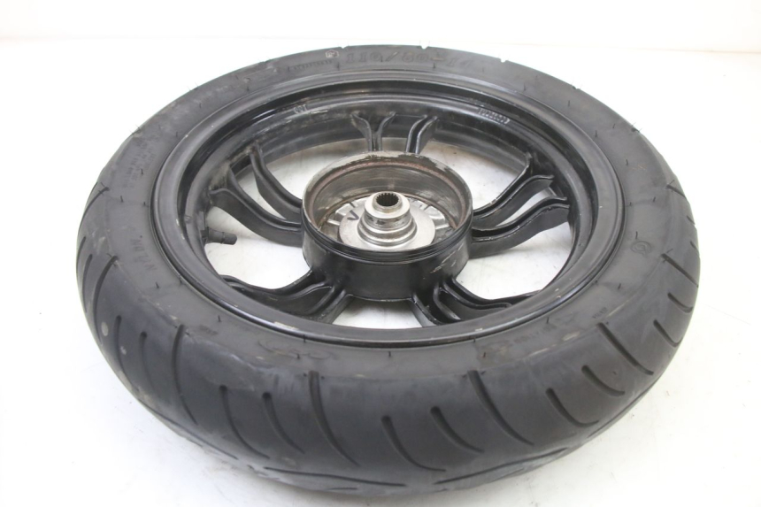 photo de CERCHIO POSTERIORE E PNEUMATICO SYM JET 14 4T 50 (2018 - 2022)