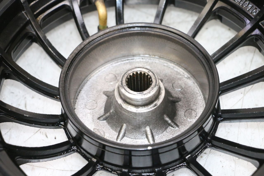 photo de CERCHIO POSTERIORE E PNEUMATICO NECO TEMPO 4T 50 (2022 - 2026) - Altra vista dell'articolo