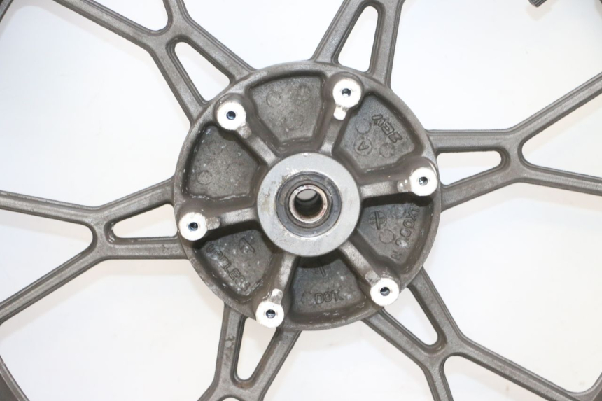 photo de CERCHIO POSTERIORE E PNEUMATICO KSR TR SM 50 (2015 - 2018) - Caratteristiche distintive