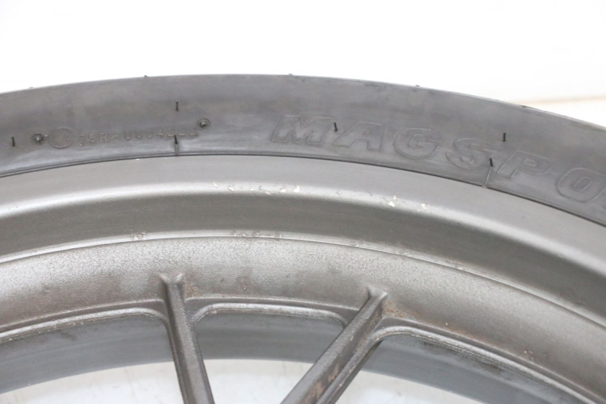 photo de CERCHIO POSTERIORE E PNEUMATICO KSR TR SM 50 (2015 - 2018) - Primo piano tecnico