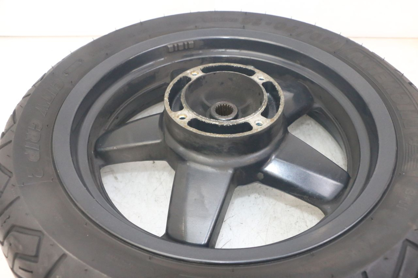 photo de CERCHIO POSTERIORE E PNEUMATICO YAMAHA X-MAX XMAX 125 (2010 - 2014)