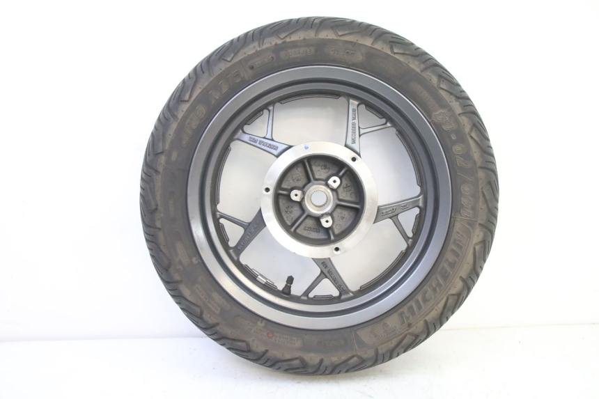 photo de CERCHIO POSTERIORE E PNEUMATICO YAMAHA XMAX X-MAX 125 (2021 - 2025)