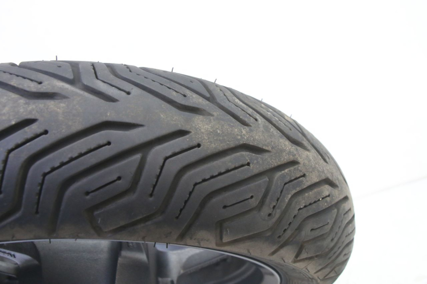 photo de CERCHIO POSTERIORE E PNEUMATICO YAMAHA XMAX X-MAX 125 (2021 - 2025)