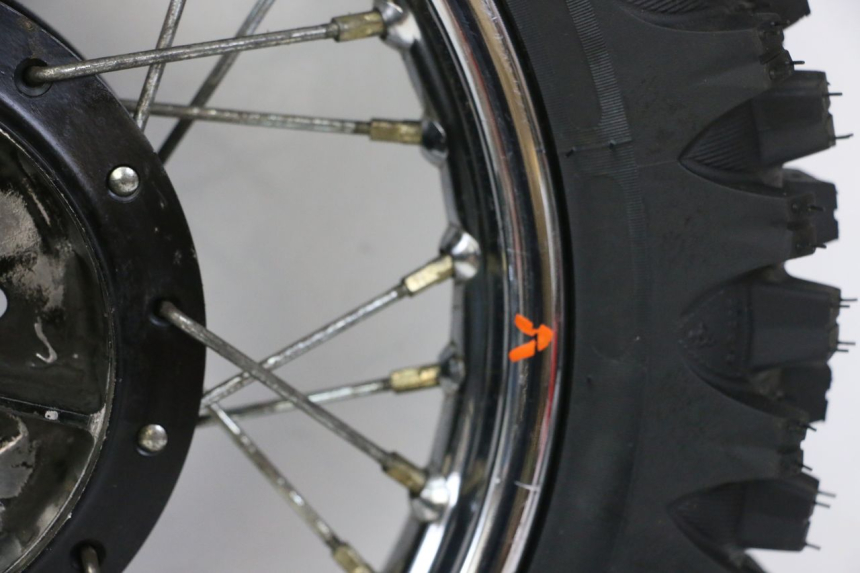 photo de CERCHIO POSTERIORE E PNEUMATICO YAMAHA PW 80 (1983 - 2014)