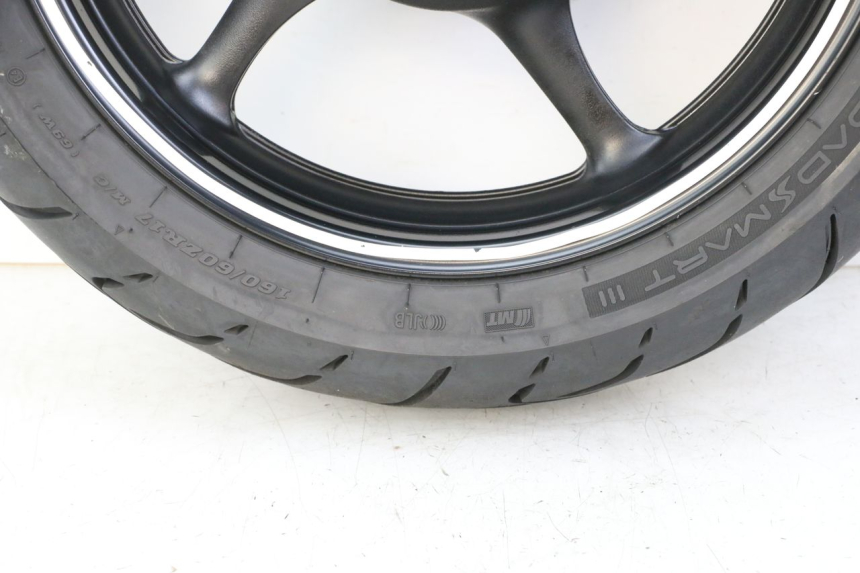 photo de CERCHIO POSTERIORE E PNEUMATICO YAMAHA XJ6 ABS 600 (2008 - 2016)